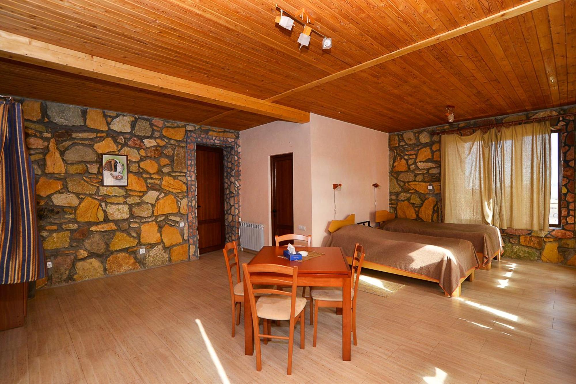 Apaga Resort Idzsevan Szoba fotó